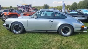 Porsche-930-11