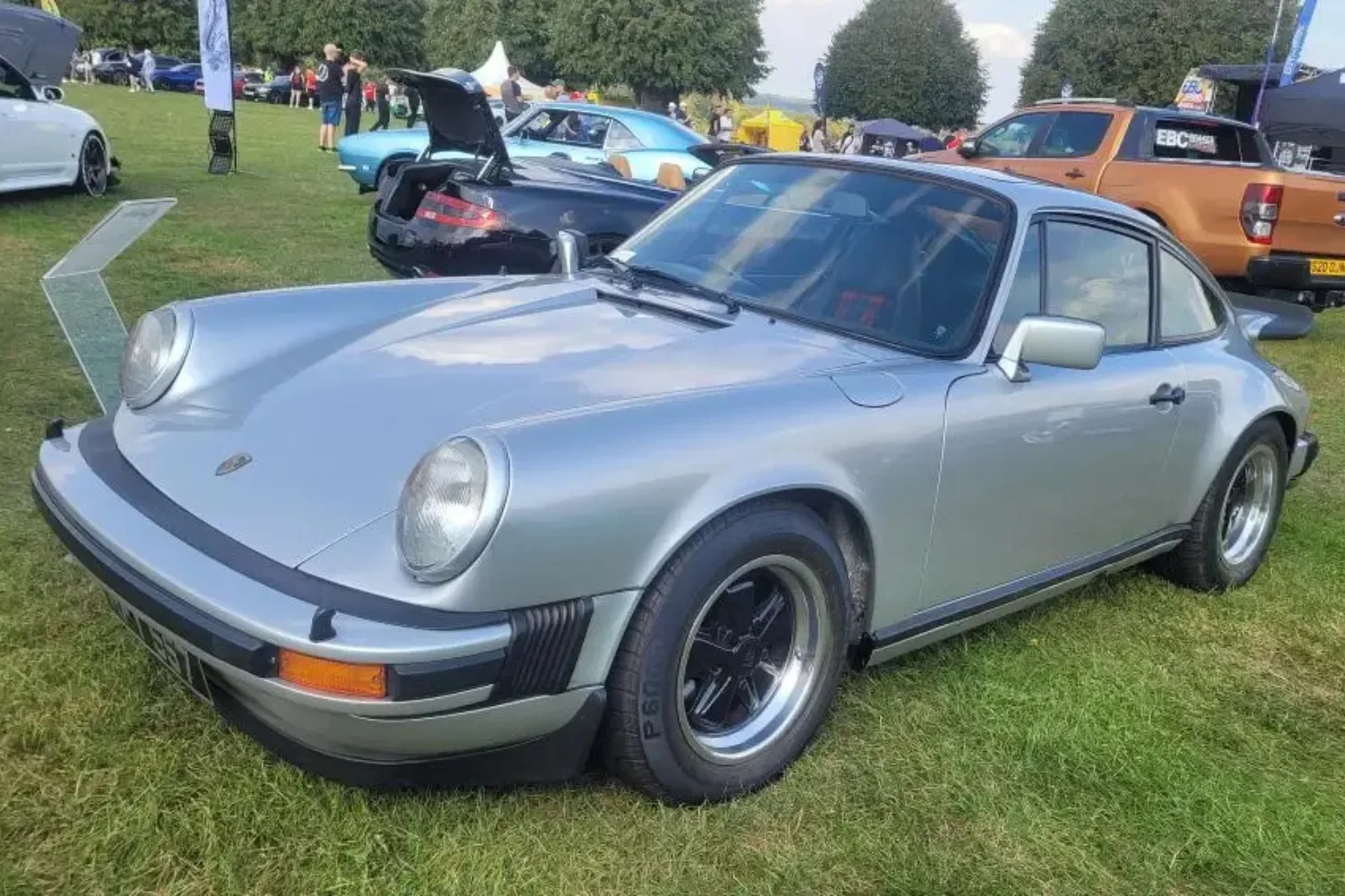Porsche 930 thumb